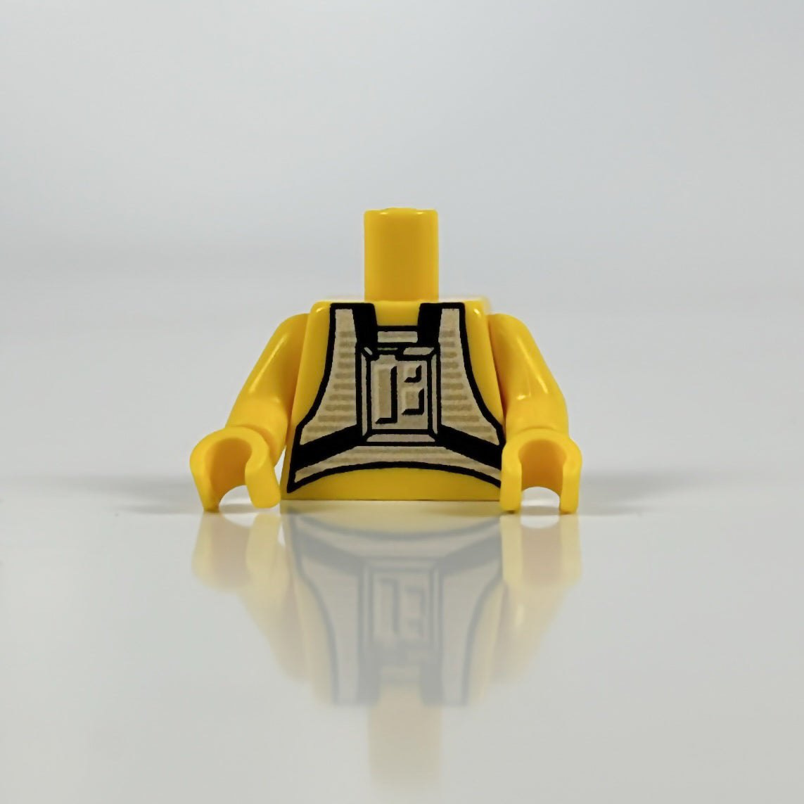 LEGO Classic Hunter Torso minifigure detail