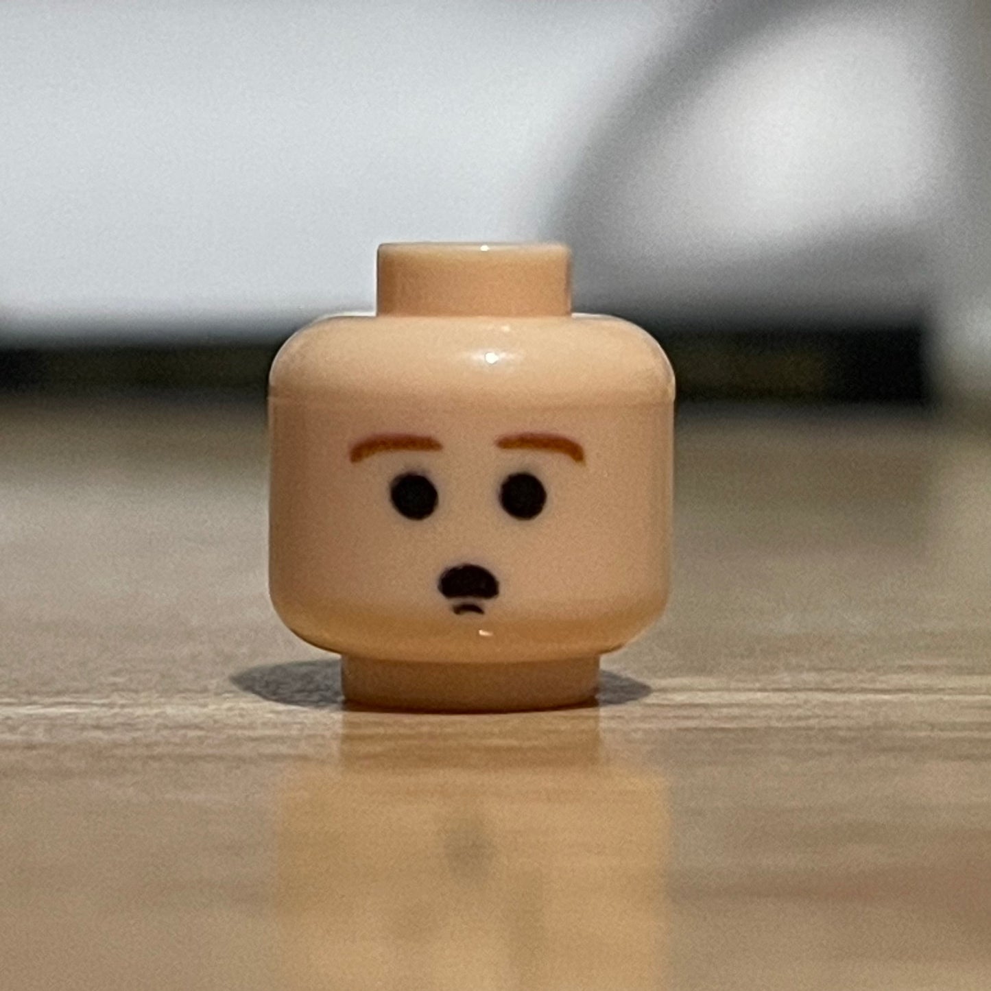 Classic Shocked CC LEGO minifigure head with surprised expression