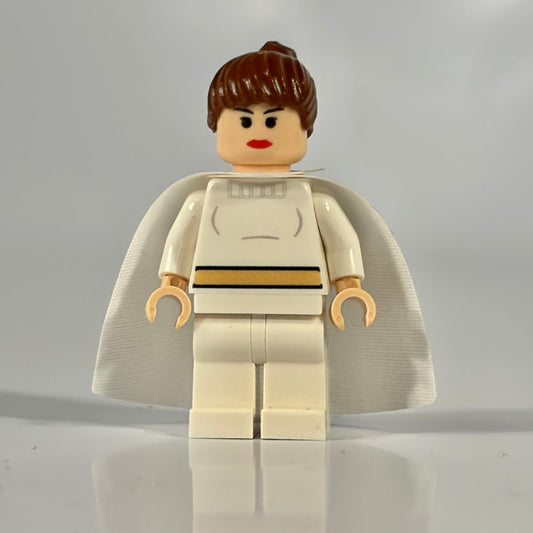 LEGO Classic Lover minifigure holding a heart-shaped brick against a white background