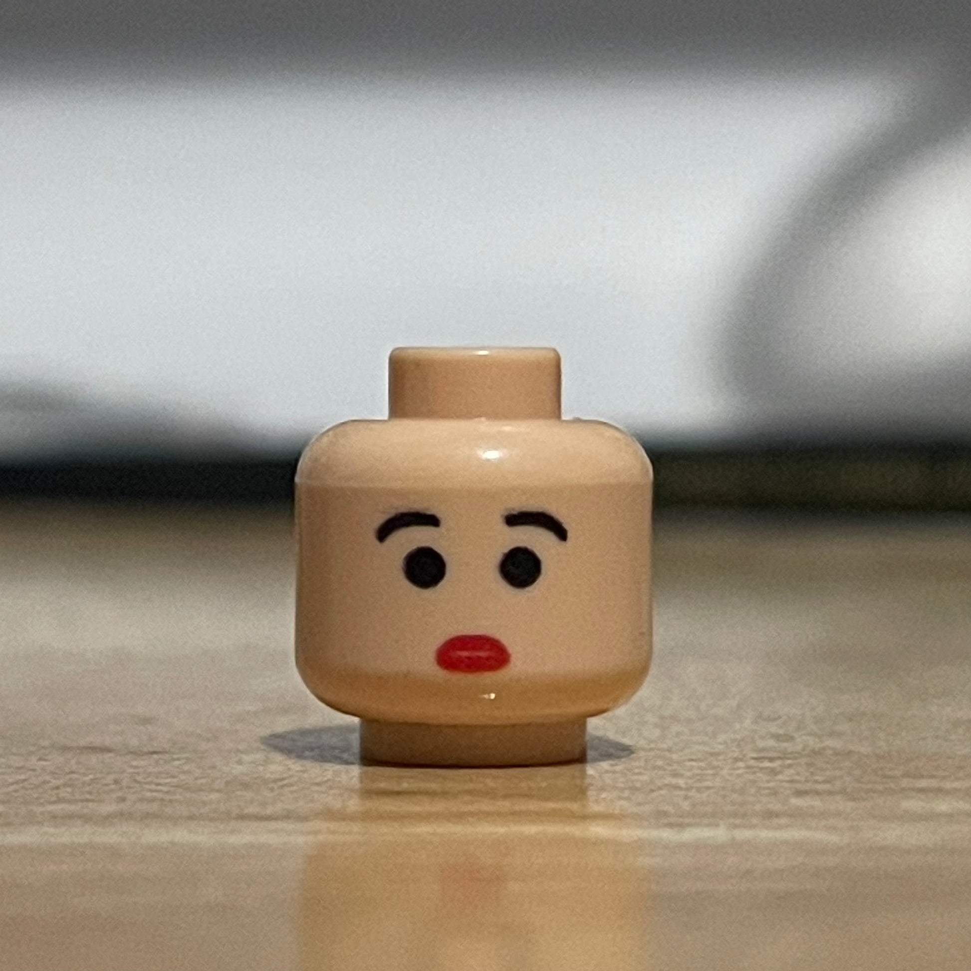 Classic Shocked CC Leah LEGO minifigure head with surprised expression