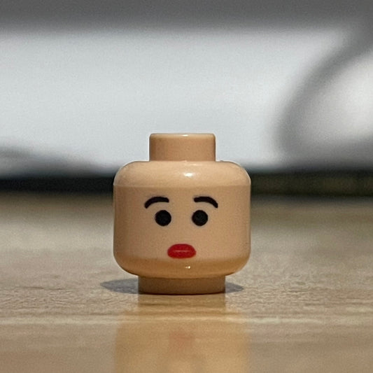 Classic Shocked CC Leah LEGO minifigure head with surprised expression